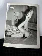 Vintage 1950's Girlie PIN UP Photo Risque B&W Original Nude #210