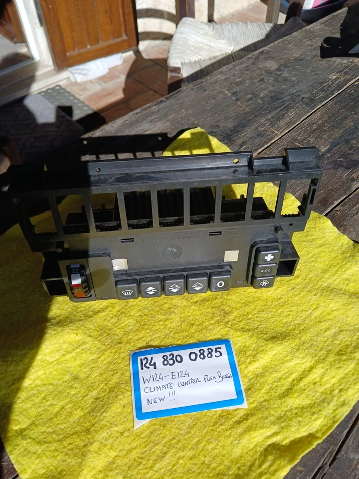 Mercedes W124-E124 comando climatizzatore nuovo 1248300885 - Imagen 2 de 4