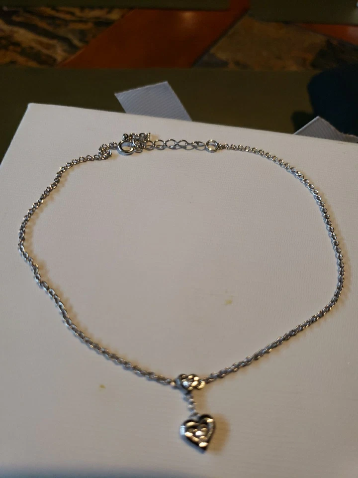 Tobillera de oro de 14KW con dije de doble corazón Foto 3 de 4