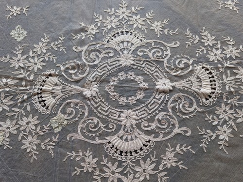 Exquisite Antique Vintage Tambour Lace Embroidery on Net Bedspread Coverlet - Picture 18 of 23