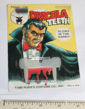 VTG 1986 Rubies Dracula Teeth Glow in the Dark Fangs 1980s Halloween Make-up NOS
