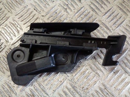 Volkswagen Golf Plus 2010 Vorne links Halterung Stoßstange Stoßfänger vorne