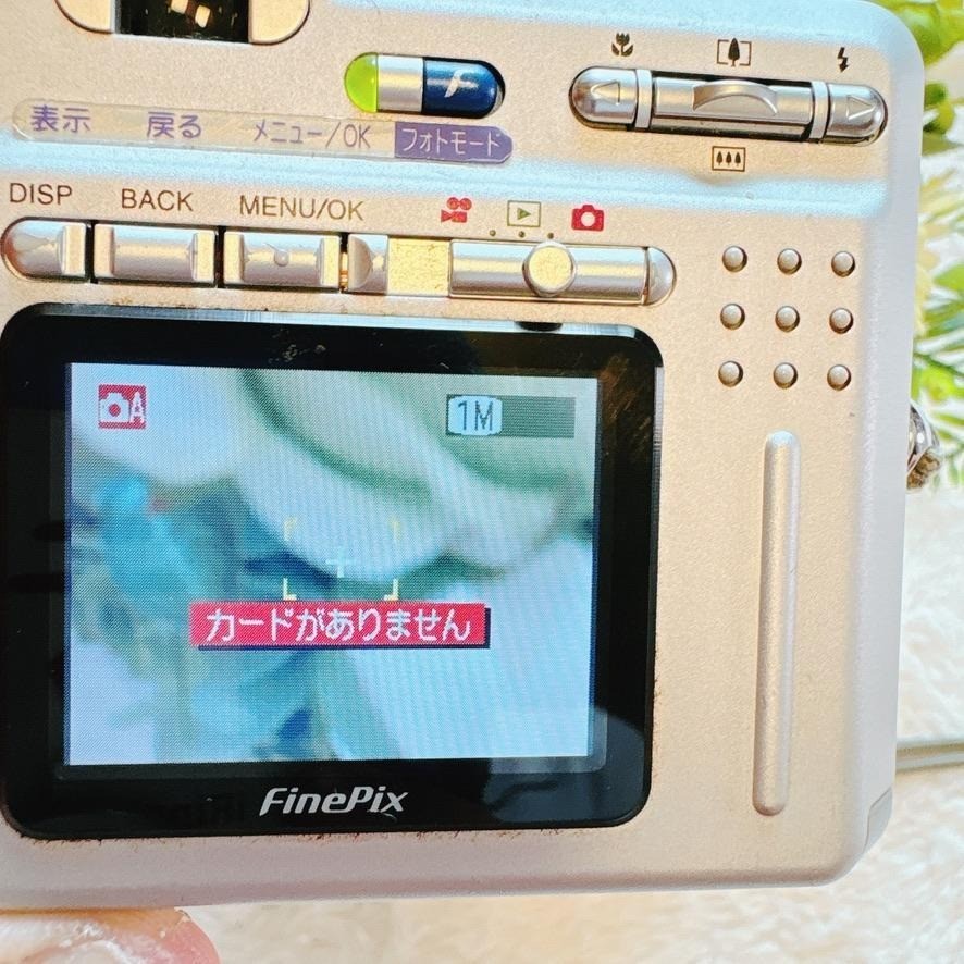 Rare]FUJIFILM FinePix F420 Silver Digital Camera 3.1MP 3x Zoom