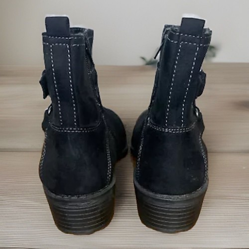 St. John’s Bay Woman’s 7M Black Boot All Weather Block Heel Buckle Accent NEW - Picture 4 of 6