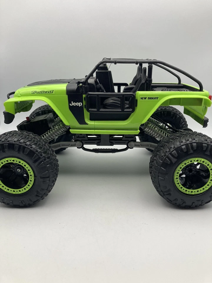 New Bright RC Dash Cam Rock Crawler 1:14 Jeep Trailcat Charger Works No Remote - Image 3 of 4