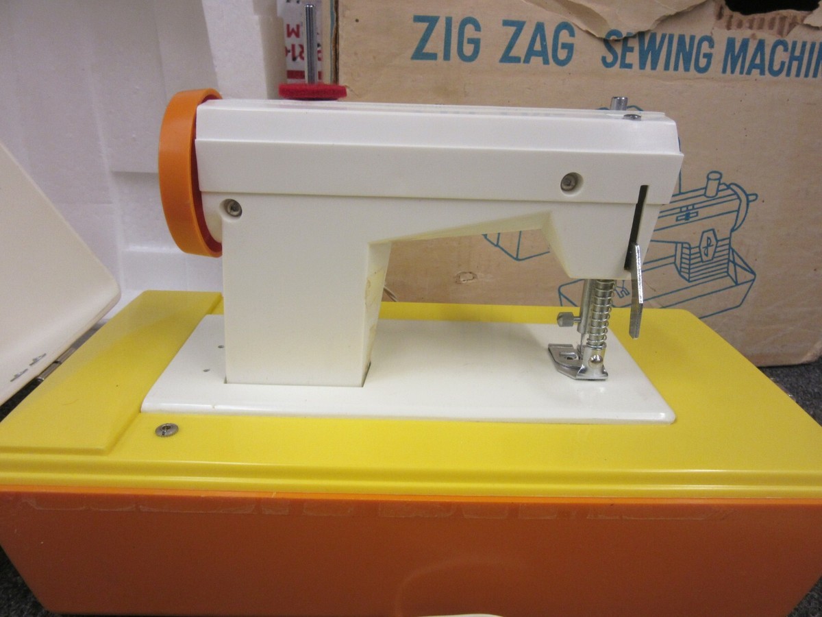 Montgomery Ward Signature Junior Electric Zig Zag Sewing