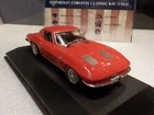 Dodge Challenger + Chevrolet Corvette Sting Ray - 1/43 Model Car