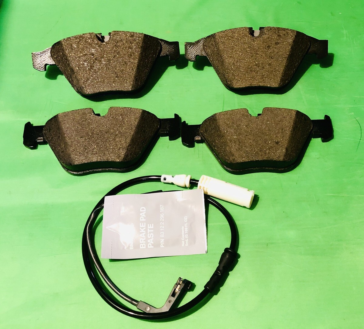 Genuine BMW Front Brake Pad Set E90 E91 E92 E93 E89 E81 Z4 X1 335i