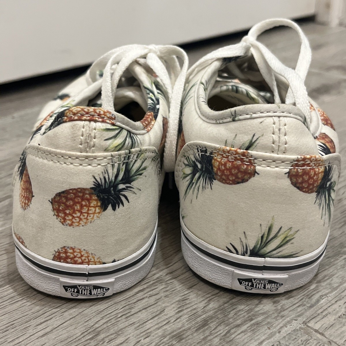 Vans Women's Low Top Sneakers White Pineapple Print Shoes Size