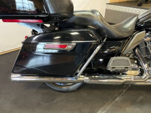 2018 Harley-Davidson Touring - Picture 13 of 24