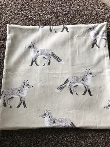 Cream & green,fox, country, cotton front, tweed back, handmade, cushion cover, - Picture 5 of 12