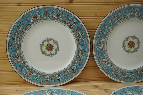 Wedgwood Florentine W2714 Turquoise (4) Dinner Plates, 10 5/8" (G40) - Picture 3 of 12