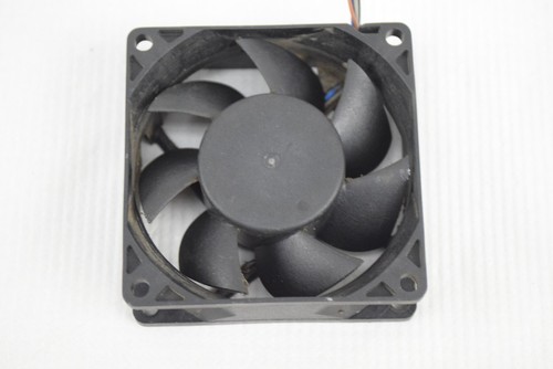 Foxconn PVA070G12Q 12V .5A DC 70*70*25mm Brushless Fan - Bild 2 von 4