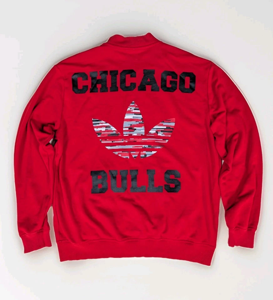 adidas Jacke Herren Gr: L. CHICAGO BULLS. Collegejacke. Originals 66 Rot Schwarz - Bild 1 von 4