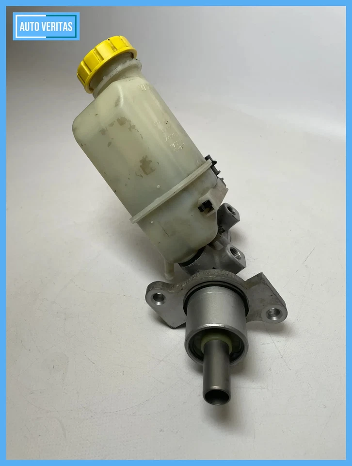 Original Alfa Romeo 147 (937) main brake cylinder 32066966E - Image 2 of 4