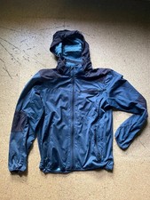 Kleidung (Jacke, Regenjacke, M)