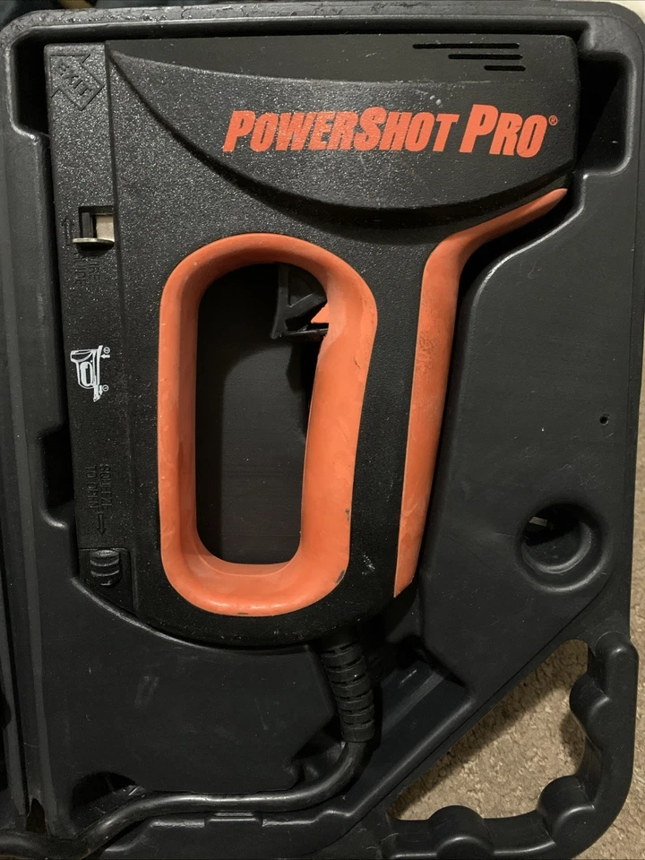 Pistola eléctrica de grapas y clavos Powershot Pro 9100 de alta resistencia PROBADA - ligeramente usada Foto 2 de 3