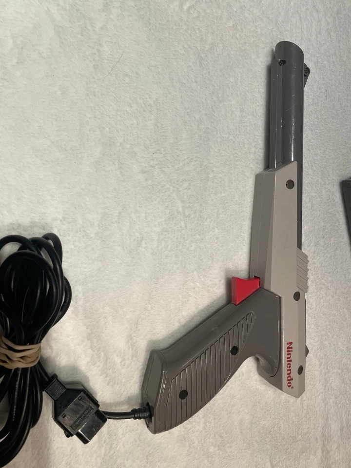 NES Super Mario Bros./ Duck Hunt Game with Nintendo Zapper Controller - Image 3 of 4