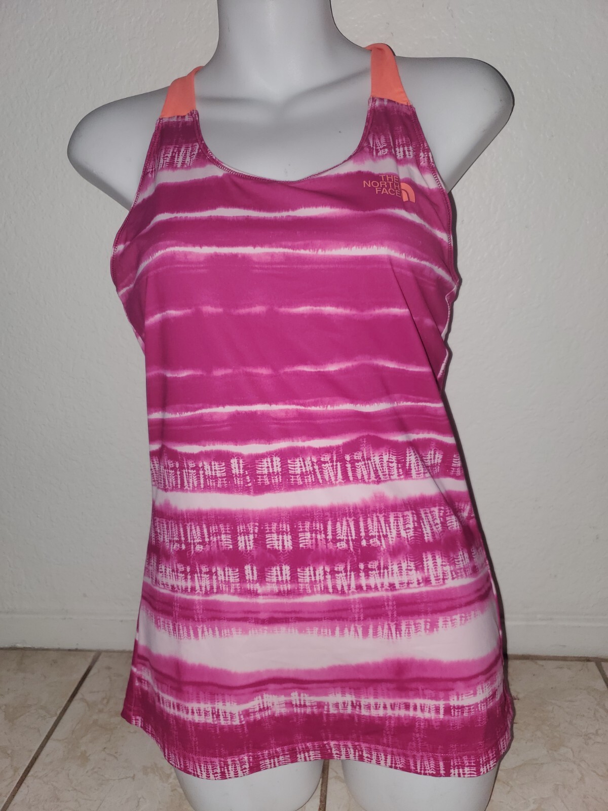 The North Face Multi Shelf Bra Athletic Workout Shirt for Women