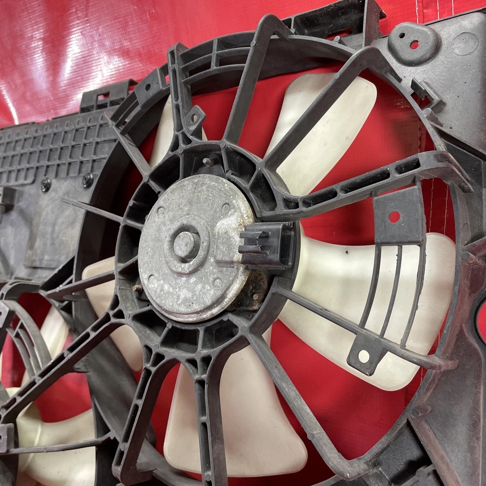 Cadillac CTS 2008 radiador motor ventilador 25895891 OEM (con) Foto 3 de 4