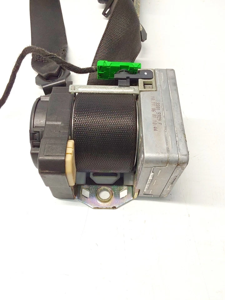 Mercedes benz 2005 w203 C230 Front Left Side Seat Belt Seatbelt Retractor OEM - Image 2 of 4