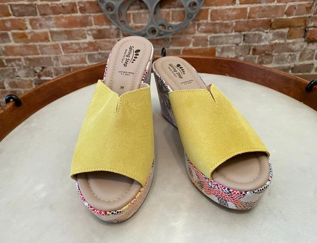 Spring Step Yellow Suede Floral Wedge Sandals Laylani 38 7.5 - 8 New - Image 3 of 3