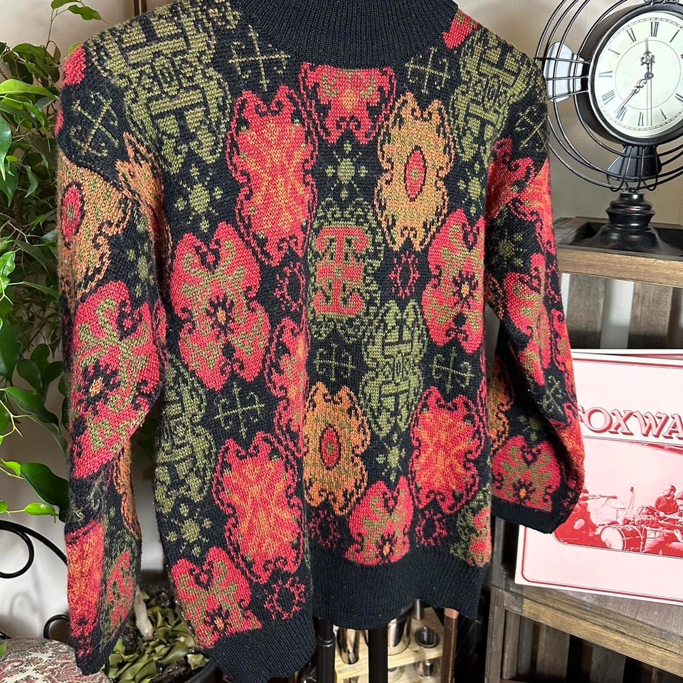 Beautiful Y2k Gloria Vanderbilt Wool sweater sized medium - Image 2 of 4