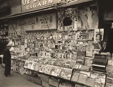 1935 NYC Newsstand 32nd St & 3rd Ave 8.5" x 11" Photo Reprint