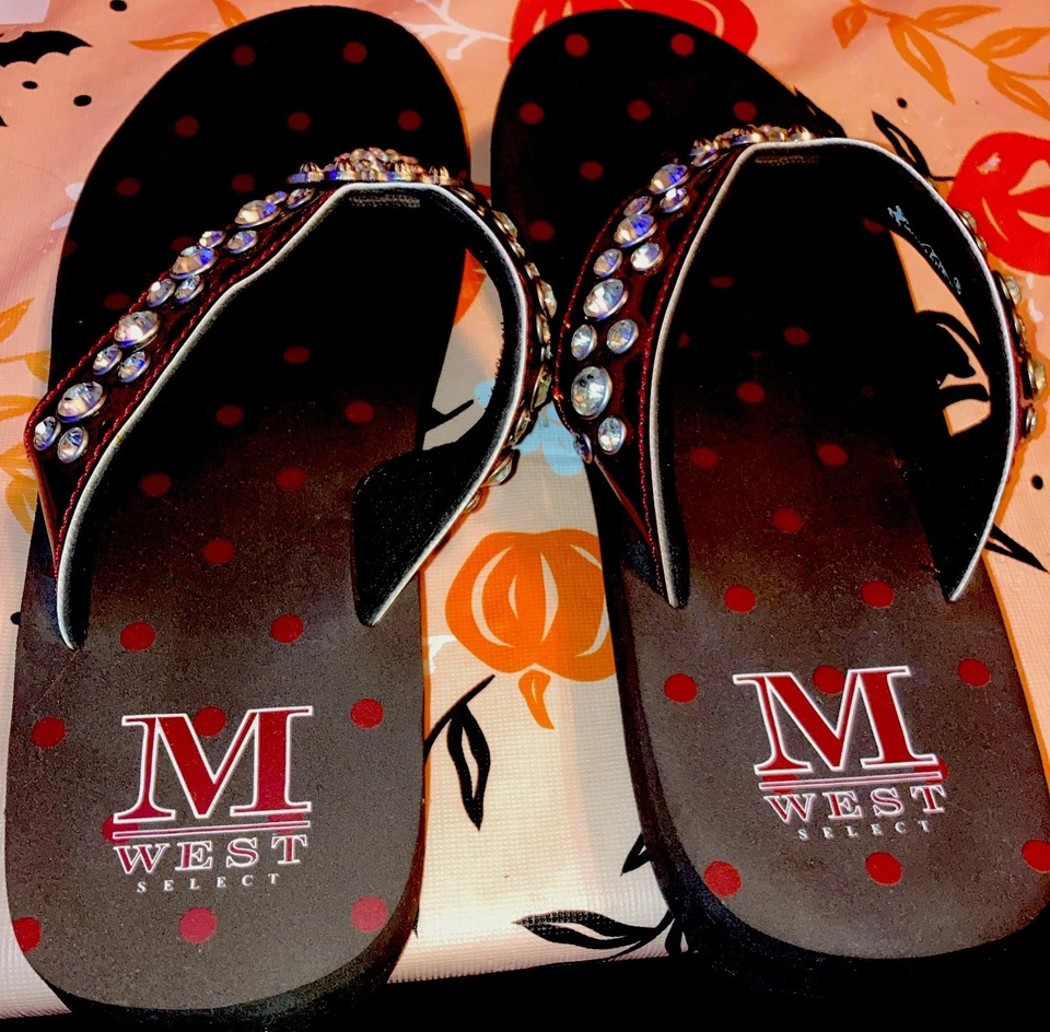 Chanclas de cuña Montana West rojas con tachuelas talla 9 Foto 3 de 3