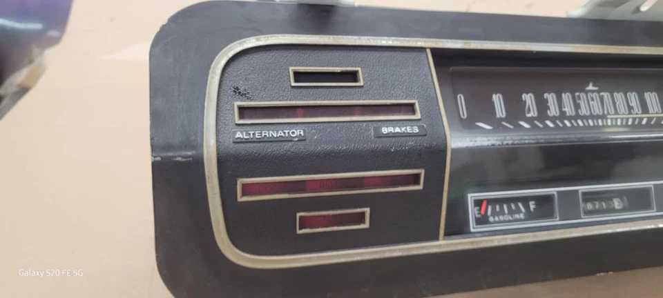 1968 68 福特猎鹰速度计量器簇翻新测试 LED — 第 3/4 张图片