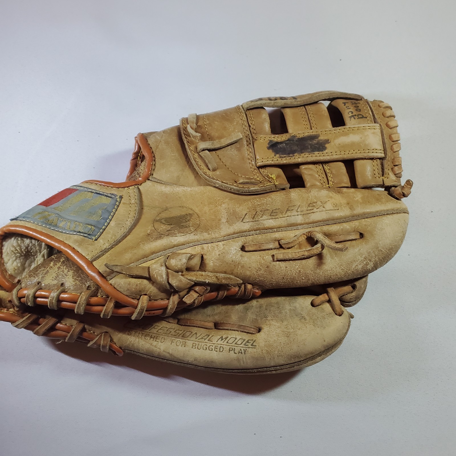 11 Inch | Lady Howard Super Glove