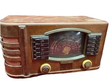 1942 ZENITH RADIO WOOD Model 7S633R Black Dial SW BC Multi Bands Automatic Solid