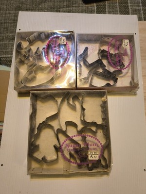 Vintage Wilton Sugar Plum Cookie Cutters See Pics For Vintage Wear & Condition 