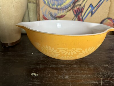 Vtg 1960s Pyrex Orange Yellow Daisy Sunflower Cinderella 4qt