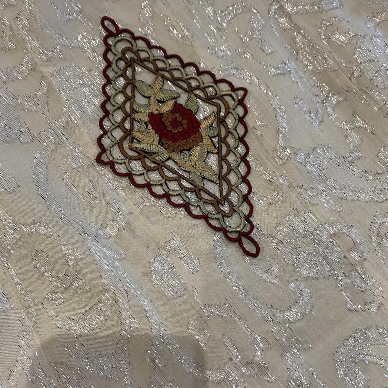 OFF WHITE Minigonna bianca etnica impreziosita da broccato