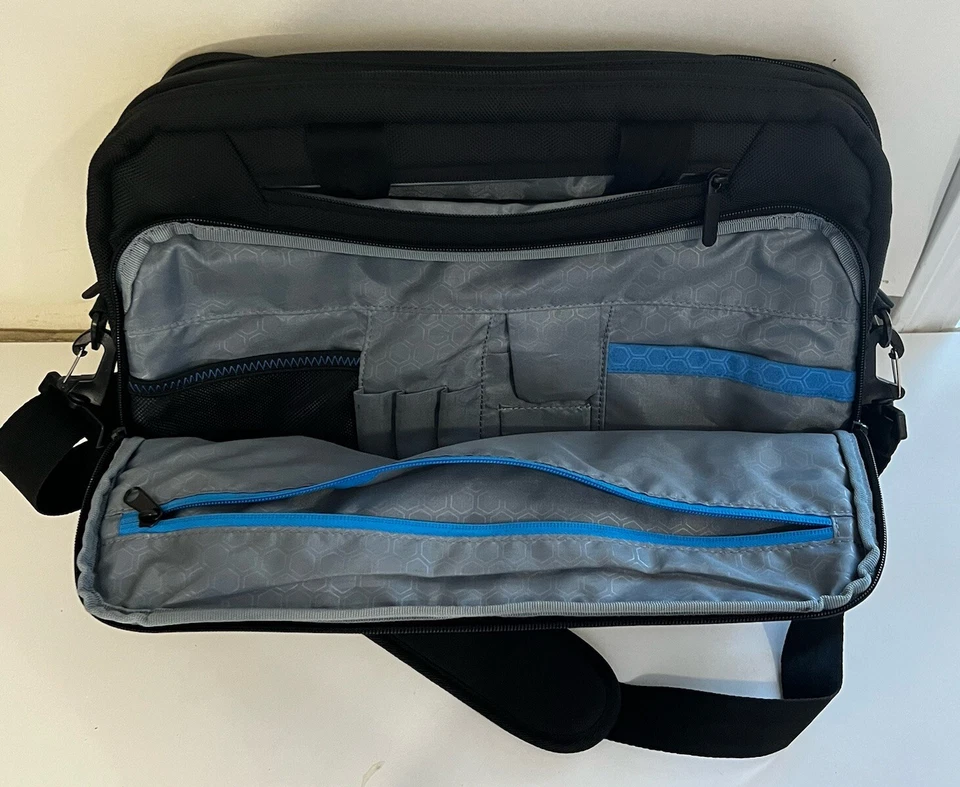 Dell Pro Briefcase 15" PO1420C Carry Case fits most Laptops up to 15 Inches - Image 3 of 4