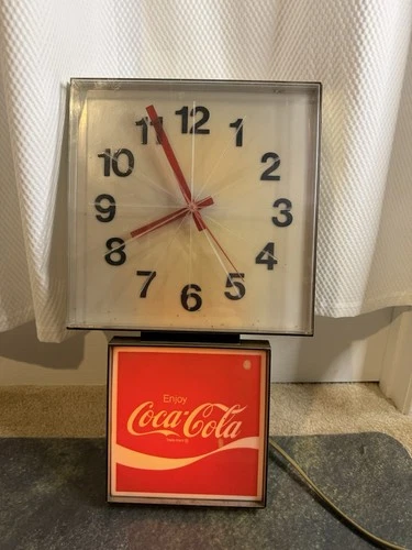 Vintage Memorabilia “Enjoy Coca-Cola” Advertising Collectible Wall Clock WORKS