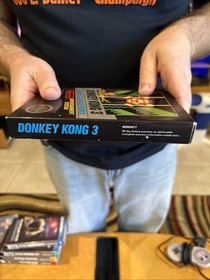 Donkey Kong 3 NES CIB Great Condition Early Print 5 Screw Hangtab Box NON REV A