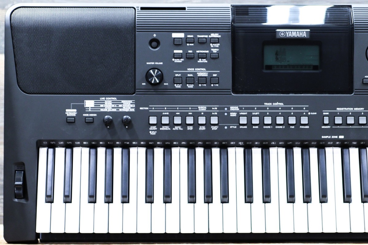 新古品！YAMAHA (ヤマハ)ポータトーン【 PSR-E463 】 Yamaha PSR-E463 Touch Response Portable Keyboard 61 Key