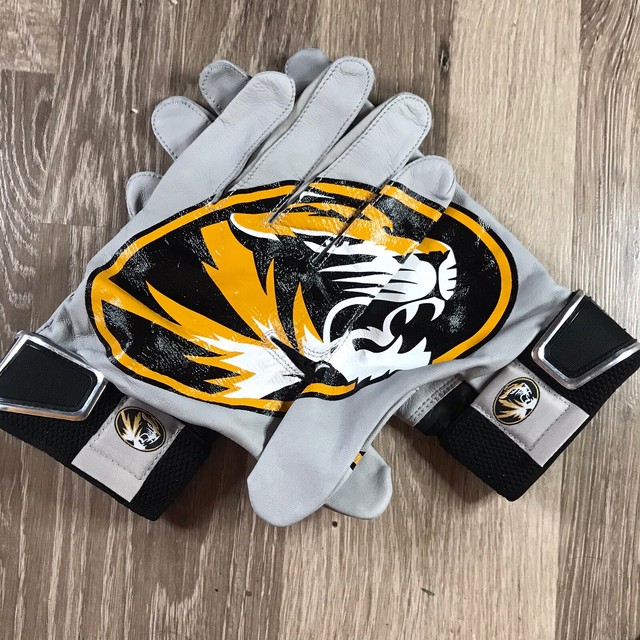 nike mvp gloves black