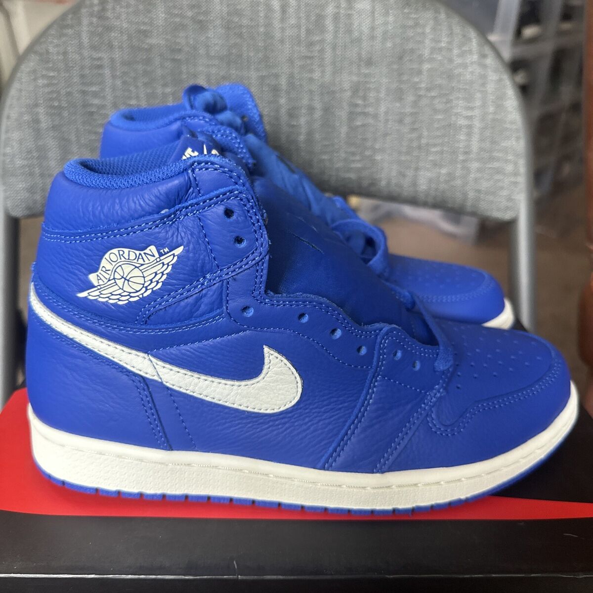 NEW NIB Nike Air Jordan 1 Retro High OG Hyper Royal Mens NEW NIB Nike Air Jordan 1 Retro High OG Hyper Royal Mens