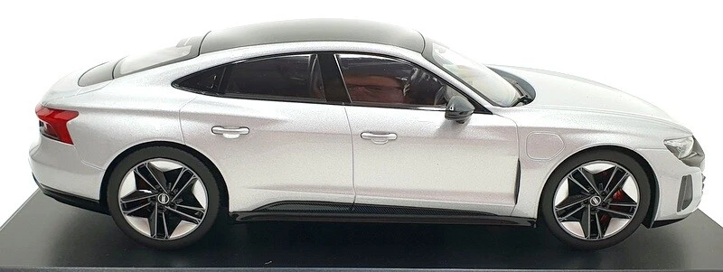 Norev 1/18 Scale Diecast 188381 - Audi RS e-tron GT 2021 - Silver - Image 4 of 4