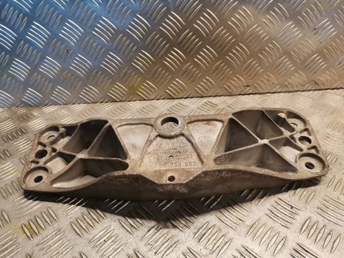 BMW 7 E65, E66, E67 Getriebe Halterung 6759680