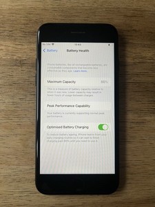 Apple iPhone 7 32GB schwarz entsperrt Smartphone Batteriezustand 86%