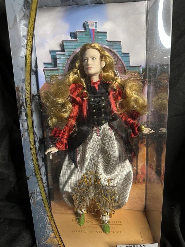 Коллекция фильмов кукла Алиса из магазина Disney «Алиса в Зазеркалье» - Изображение 2 из 4