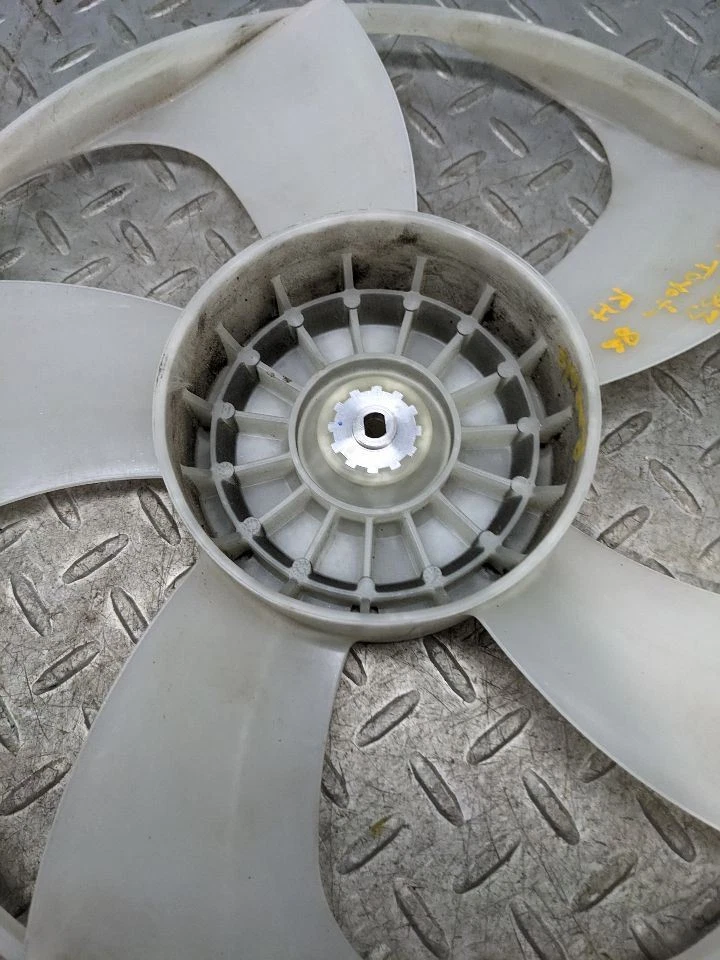 Hoja del ventilador de refrigeración del radiador Scion FR-S 2013-2017 OEM FRS BRZ 13-17 1176471 Foto 4 de 4