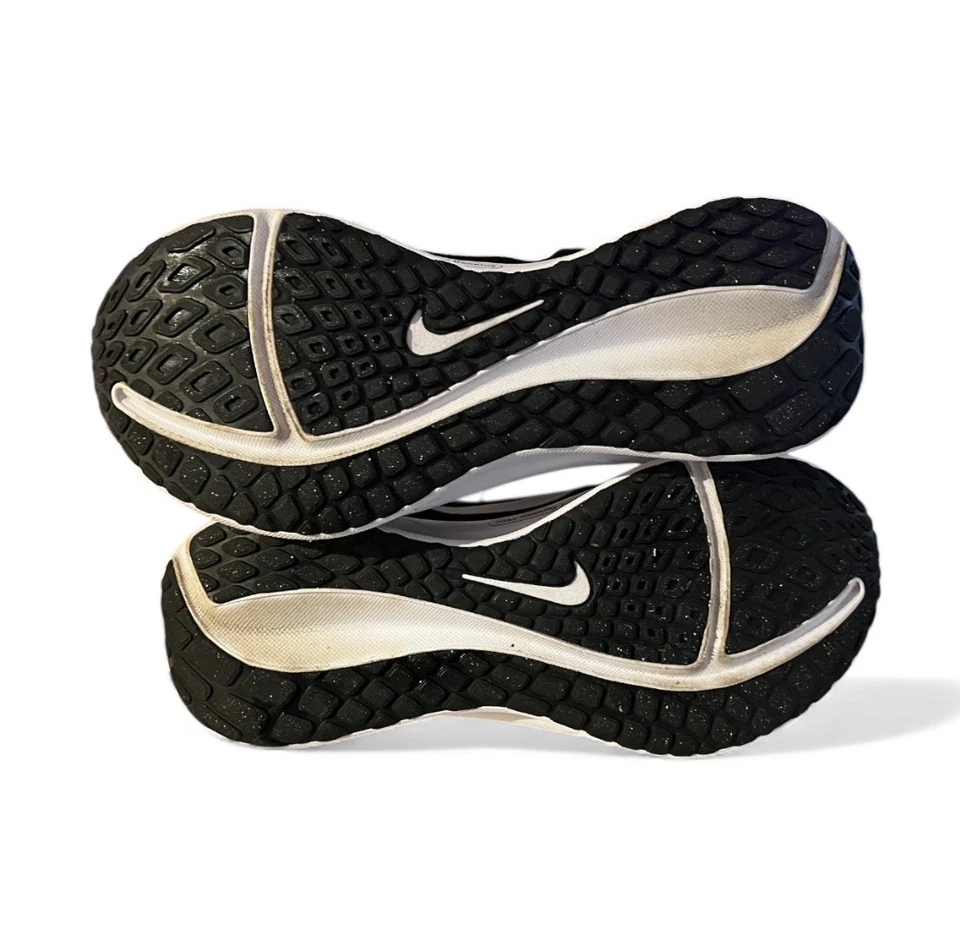 Talla 9 Mujer’s Zapatos Atléticos Activos Nike Downshifter 13 Tenis Negro Blanco  Foto 2 de 4