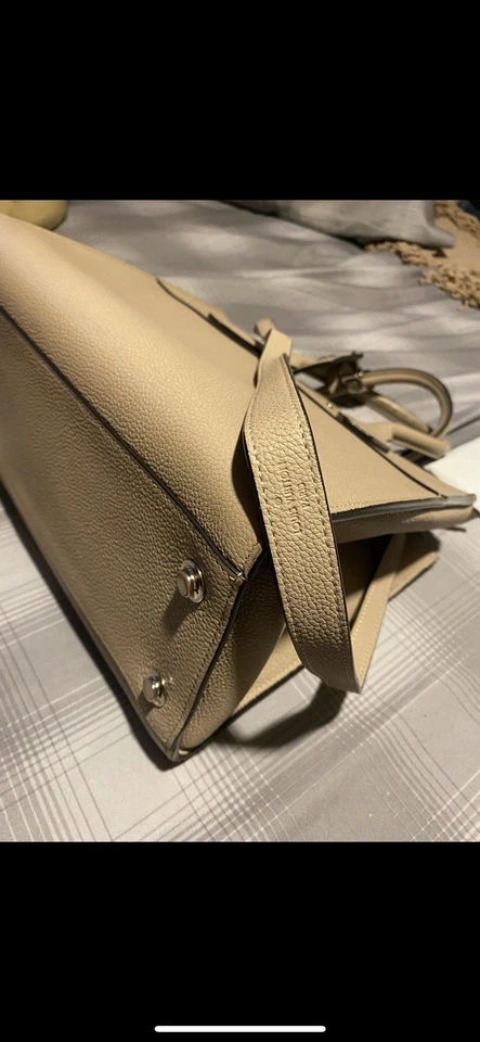 Bolso de hombro Louis Vuitton City Streamer MM beige peonado precio de venta sugerido por el fabricante 7450 USD Foto 4 de 4
