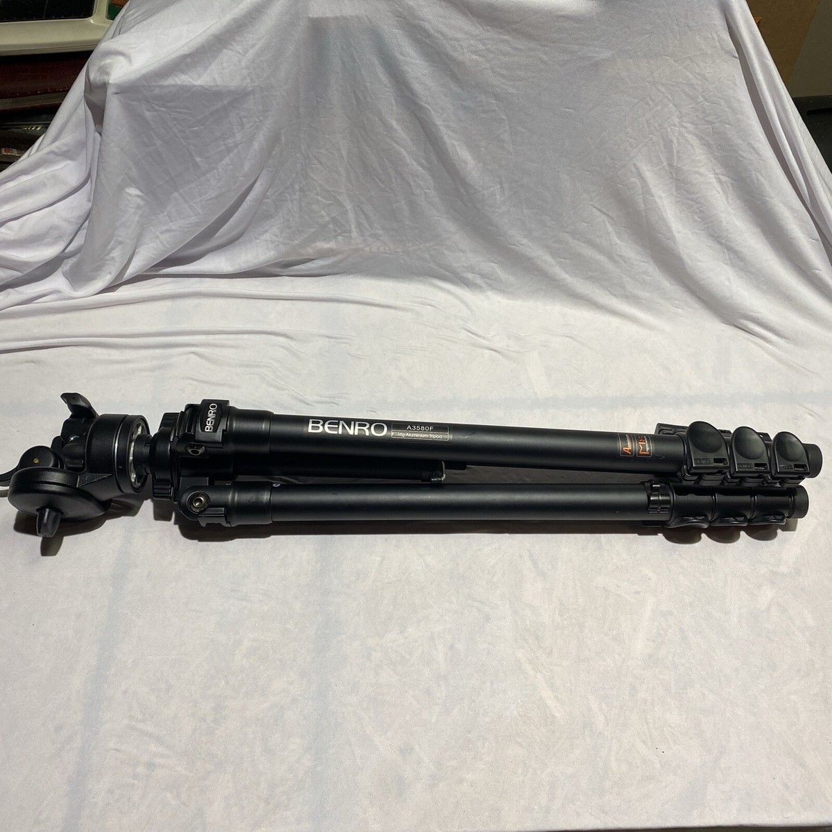 Benro Classic Aluminum Tripod AL Flip Lock A3580F & Manfrotto