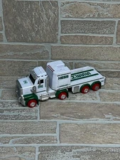 2013 Hess Toy Semi-Truck Lights Up Works